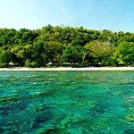 手付かずの大自然が残るモヨ島にひっそりと佇むアマンリゾート「アマンワナ」