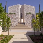 オリーブの木と円柱。古代ギリシャに思いを馳せる「アマンゾイ」