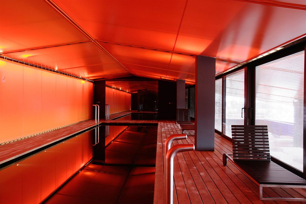 シルケン・プエルタ・アメリカ Hotel Silken Puerta Americaのプール