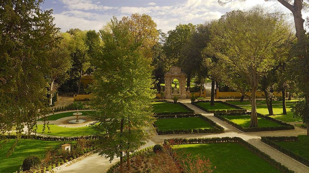 フォー・シーズンズ・ホテル・フィレンツェ Four Seasons Hotel Firenzeの庭園