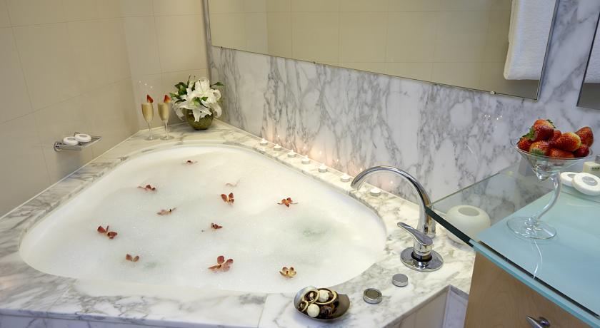 キー・グランド・スイーツ・シドニー バスルーム