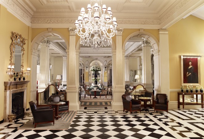 クラリッジズのロビー