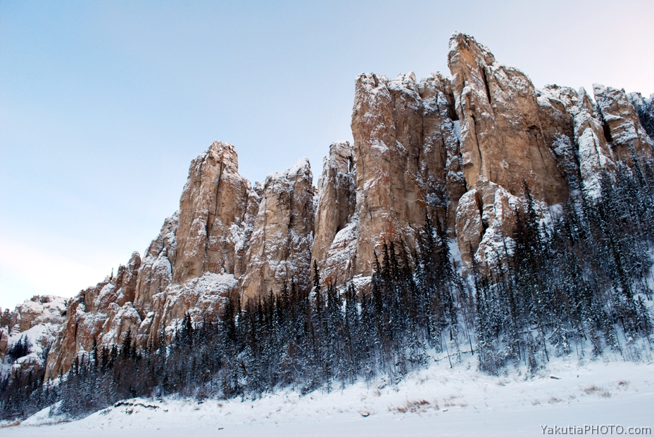 雪積もるレナ石柱自然公園