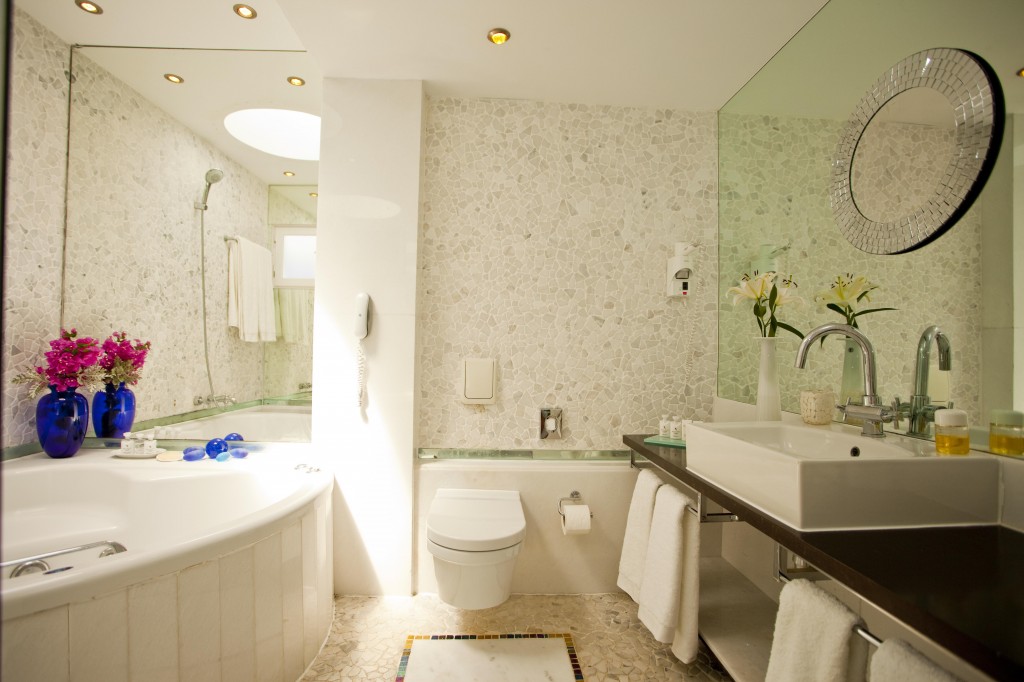 キヴォトス・ミコノス Kivotos Mykonos<の客室のバスルーム