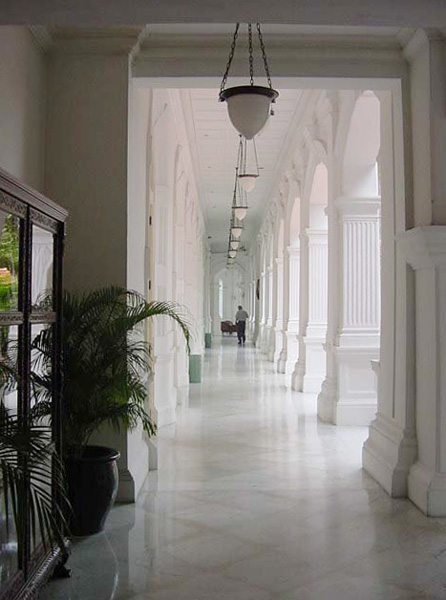 ラッフルズ・ホテル・シンガポール Raffles Hotel Singaporeの廊下