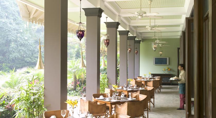 タージ・ウエスト・エンド テラス席