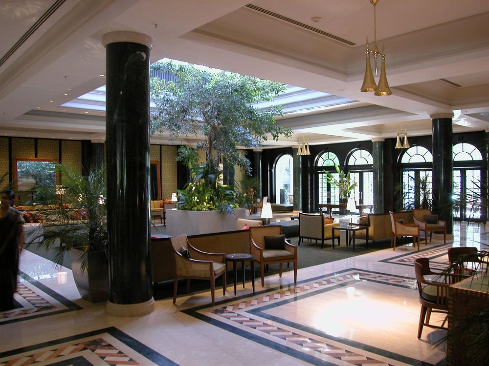 タージ・ウエスト・エンド Taj West Endのロビー