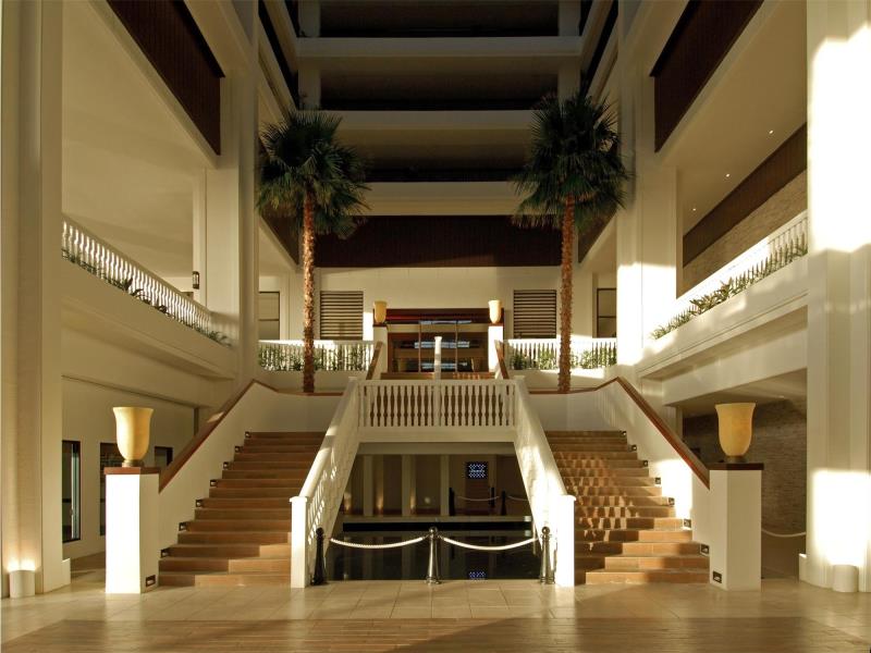 シェラトン・ラグーナ・グアム・リゾート Sheraton Laguna Guam Resortのアトリウム