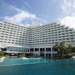 青い空と青い海を独り占めできる「シェラトン・ラグーナ・グアム・リゾート」