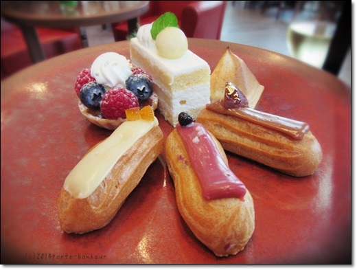 アンダーズ東京のアフタヌーンティーセットのスイーツ