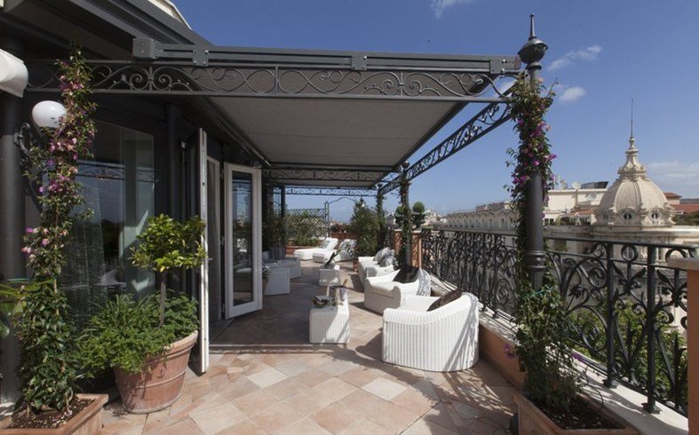 レジーナ・ホテル・バリオーニ・ローマ Regina Hotel Baglioni Romeのテラス