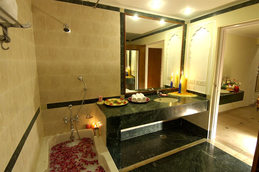 ザ・ラジ・パレス The Raj Palaceのバスルーム