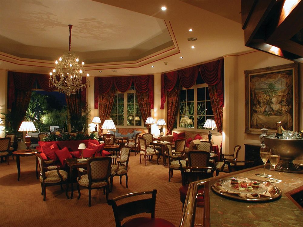オリシッポ・ラパ・パレス Olissippo Lapa Palaceのレストラン