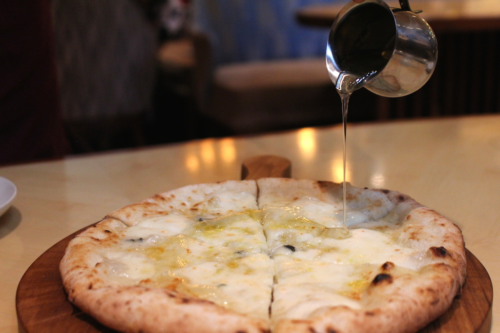 RIGOLETTO SMOKE GRILL & BAR(リゴレット スモーク グリル & バー)のピザ