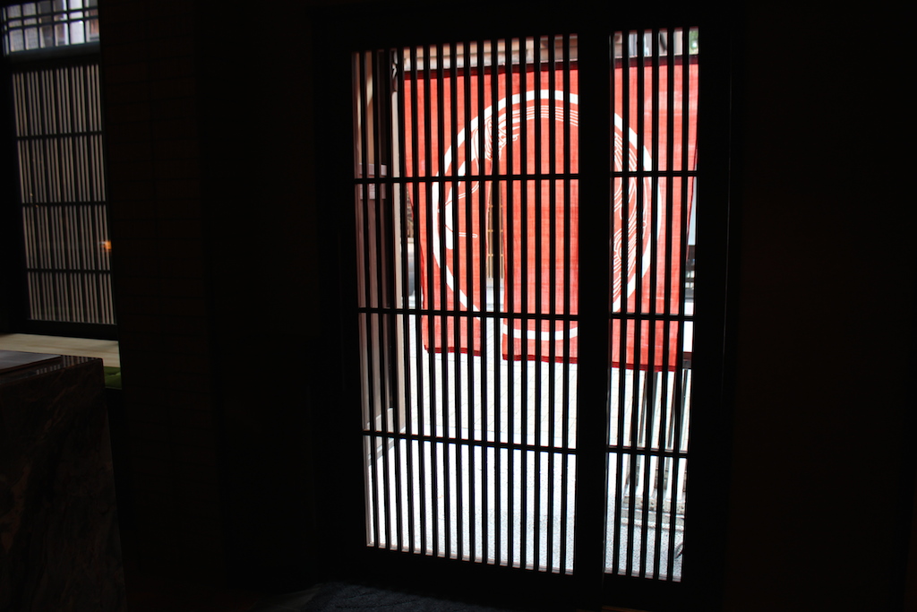 RIGOLETTO SMOKE GRILL & BAR(リゴレット スモーク グリル & バー)の格子戸