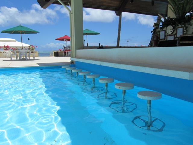 アクア・リゾート・クラブ・サイパン AQUA RESORT CLUB SAIPANのプールバー
