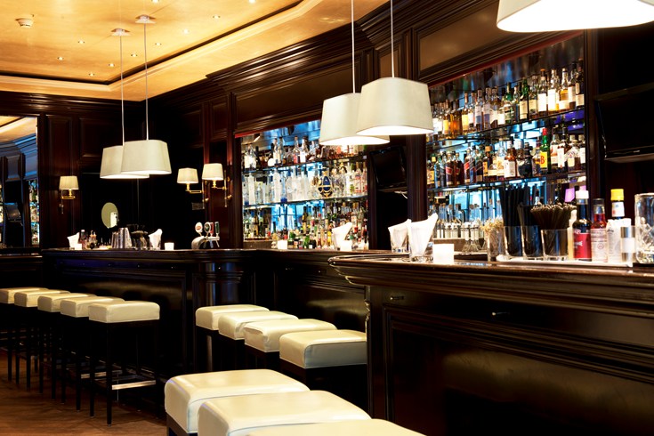 ボー・オー・ラック Baur au Lacのバー