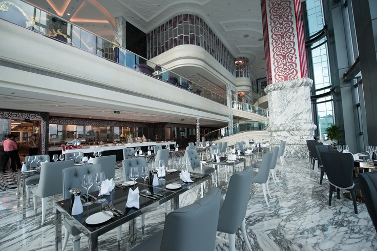 ザ・レヴェリー・サイゴン The Reverie Saigonのカフェ