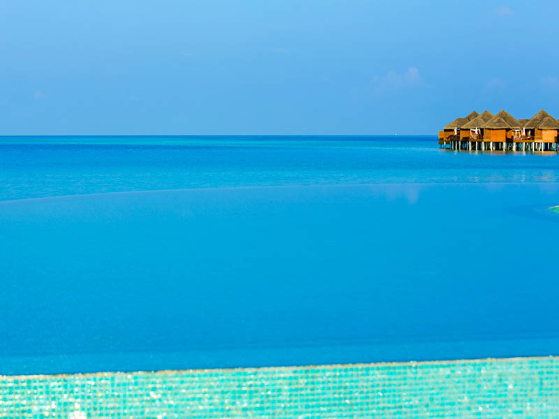 バロス・モルディブ Baros Maldivesのインフィニティプール