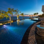 バリ島の白砂のビーチとターコイズブルーを満喫できる「サマベ・バリ・スイート＆ヴィラ」