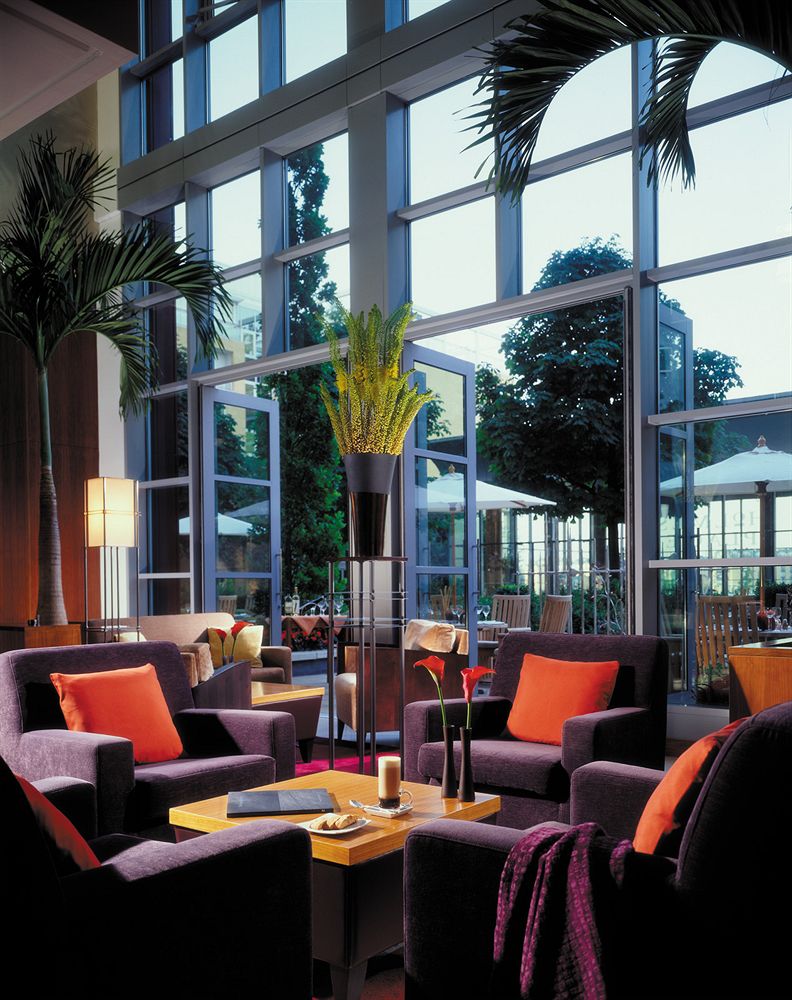 カナリー・リバーサイド・プラザ ・ホテルのラウンジ