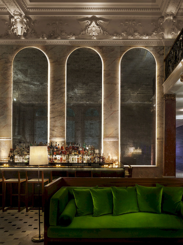 ザ・ロンドン・エディションのロビーバー