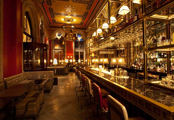 セント・パンクラス・ルネッサンス・ロンドン・ホテルのギルバートスコットバー&レストラン