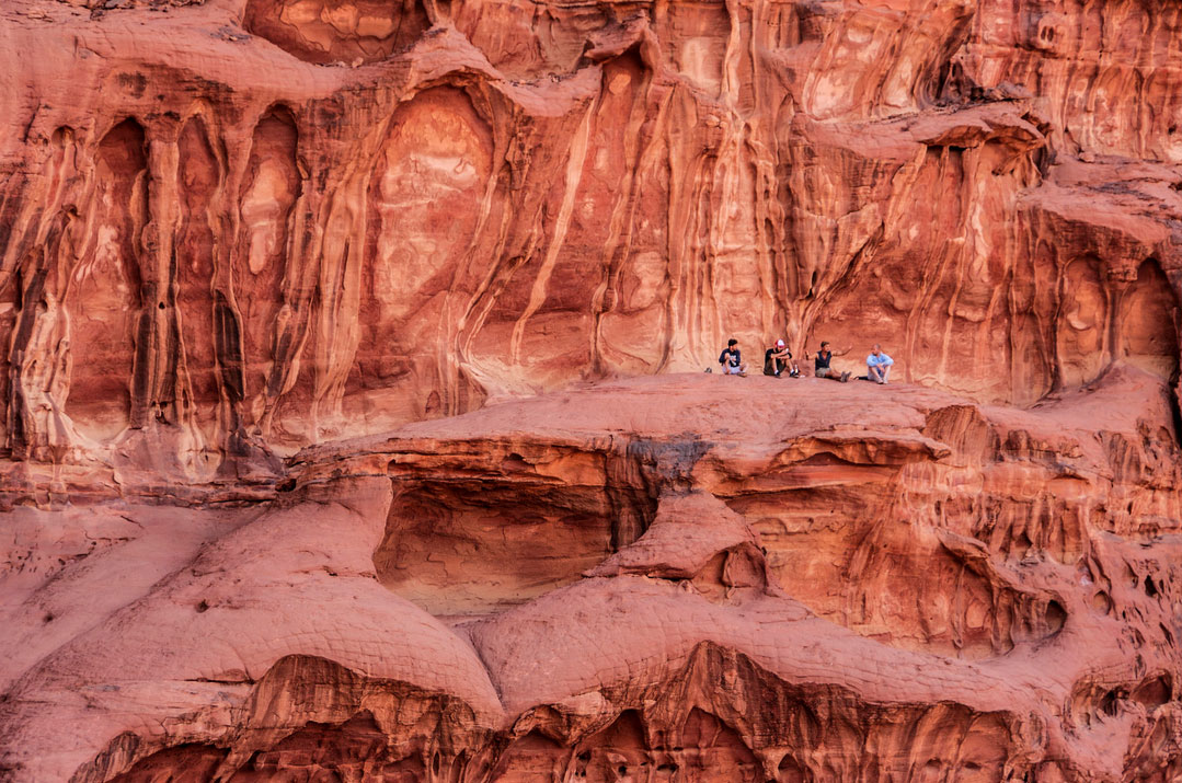 ワディラムの岩上の風景