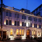 英国の趣を大切に保持しつつ現代風にアレンジされた「コートハウス・ホテル」