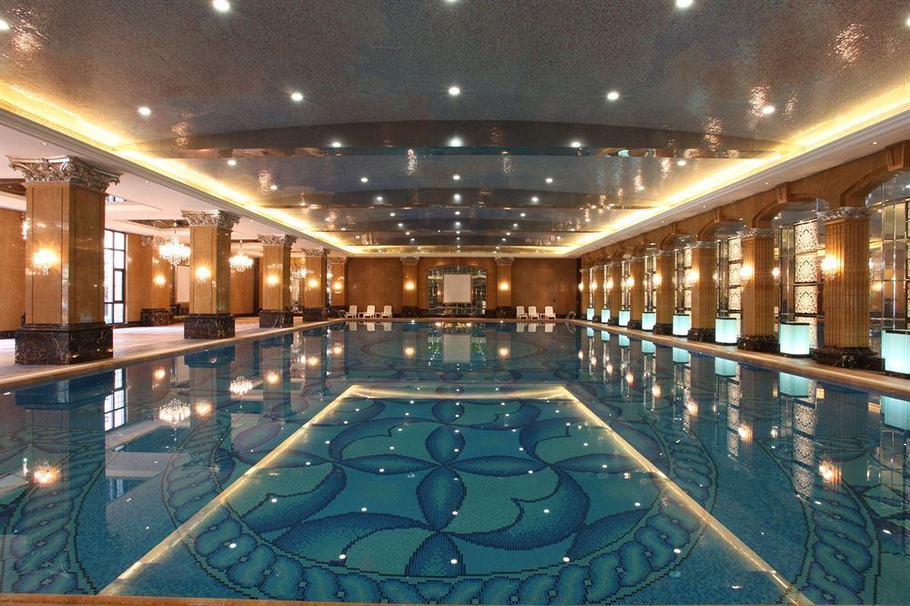 シャトー・スター・リバー・プドン・上海 Chateau Star River Pudong Shanghai 上海浦東星河湾酒店のスパプール