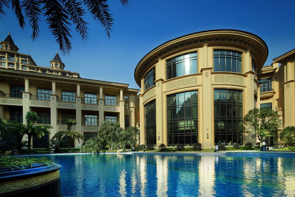 シャトー・スター・リバー・プドン・上海 Chateau Star River Pudong Shanghai 上海浦東星河湾酒店のプール