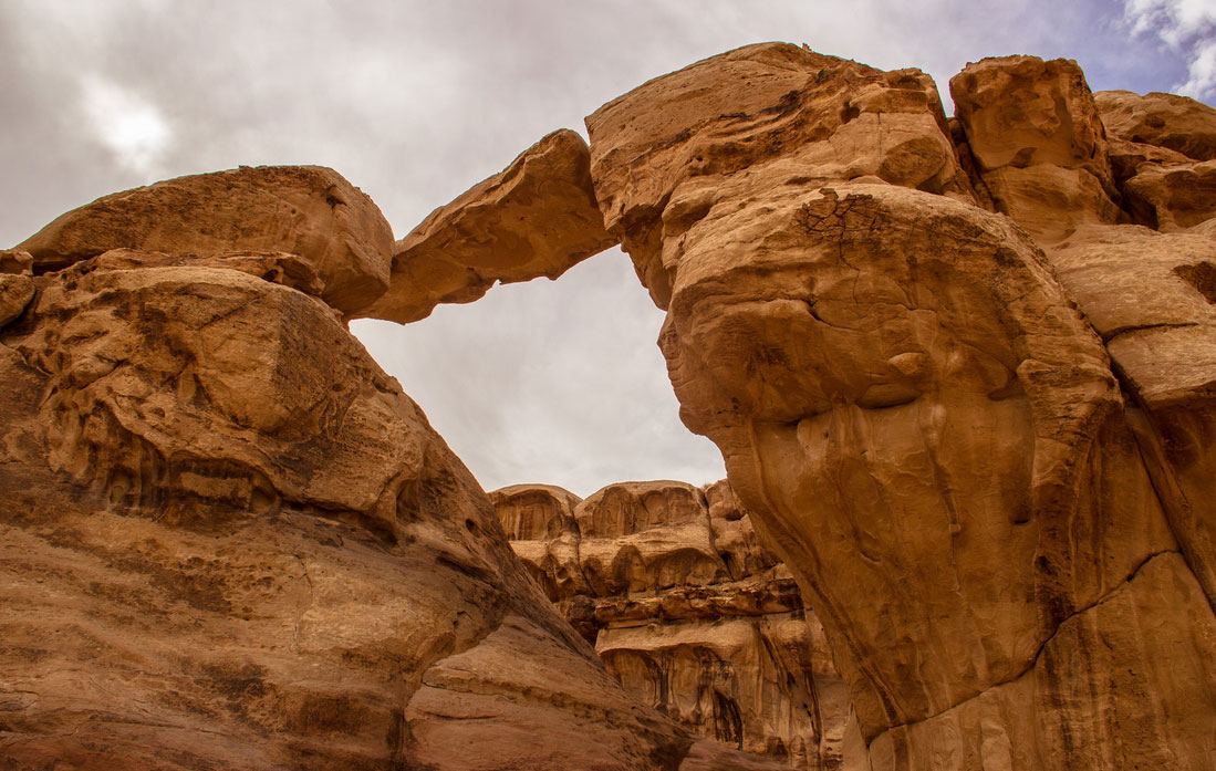 ワディラムのBurdah-Rock- Bridge