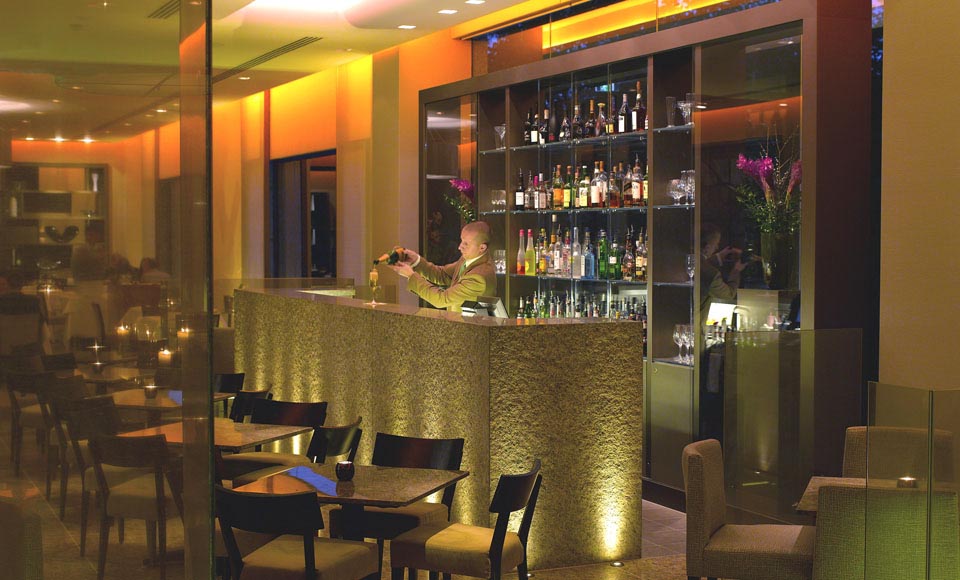 ロイヤル・ガーデン・ホテルのパークテラスバー