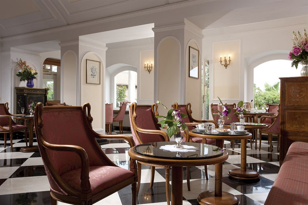 インペリアル・パレス・ホテル Imperiale Palace Hotelのカフェ
