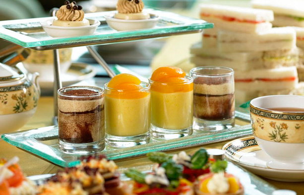 シャングリラ・ホテル・シンガポール Shangri-La Hotel Singaporeのローズ・ヴェランダのハイティー