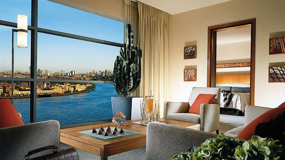 カナリー・リバーサイド・プラザ ・ホテルのEXECUTIVE-SUITE