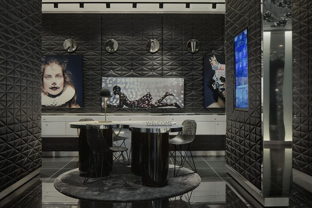 W・ロンドン・レスター・スクエアのフロント