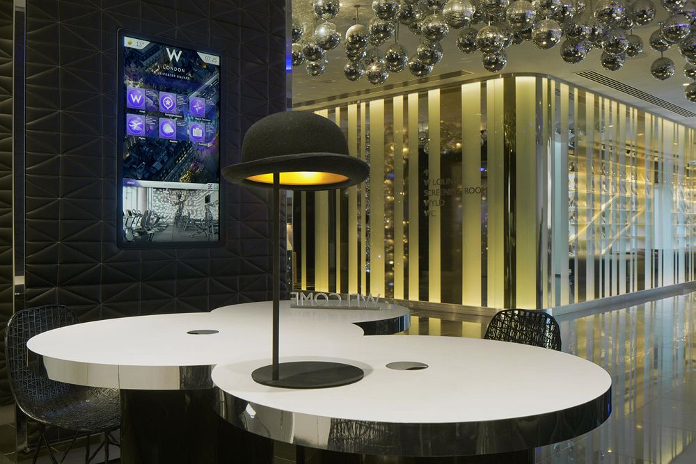 W・ロンドン・レスター・スクエアのロビー