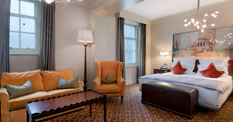 ザ・ウォルドルフ・ヒルトンのEXECUTIVE-CONTEMPORARY-ROOM