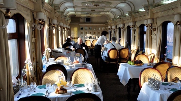 ゴールデン・イーグル号の食堂車