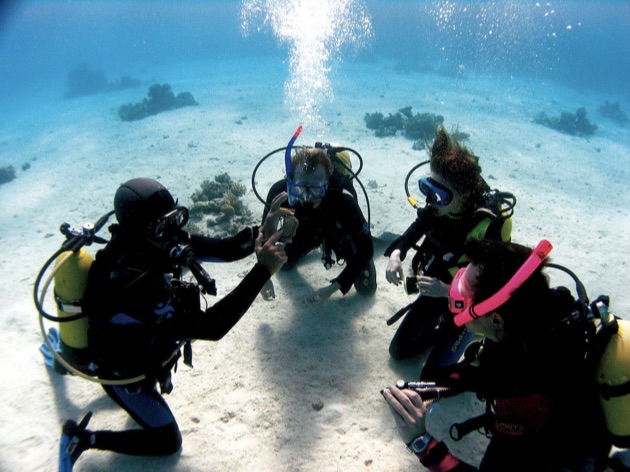 ヒルサイド・ビーチ・クラブでのダイビング