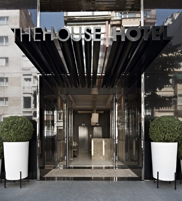 ザ・ステイ・ニサンタシのエントランス