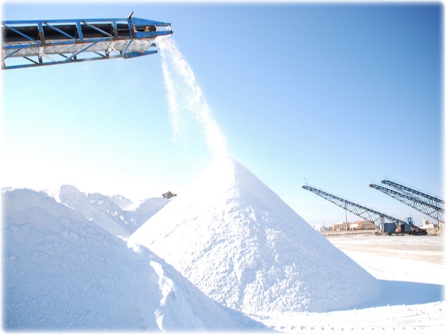 トゥズ湖の塩工場