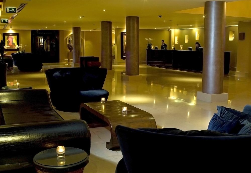 ザ・メイ・フェア・ア・ラディソン・コレクションのフロント