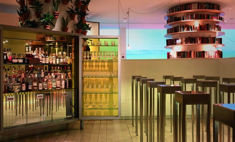 セント・マーティンズ・レーンのバー