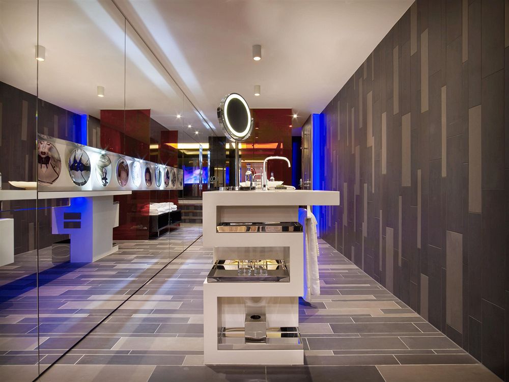 W・ロンドン・レスター・スクエアのスイートバスルーム