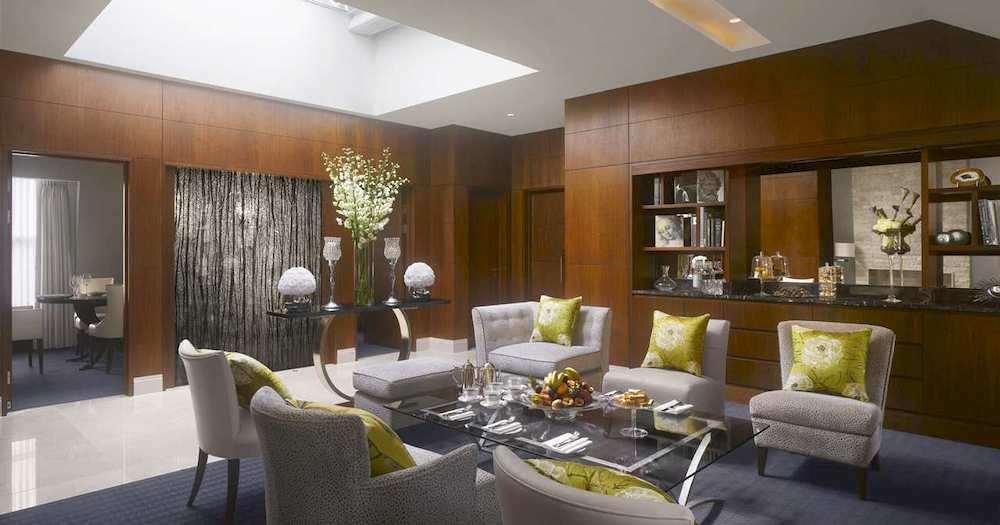 コンラッド・ロンドン・セントジェームスの客室スカイラウンジ