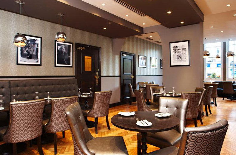 コートハウス・ホテルのカーナビーレストラン