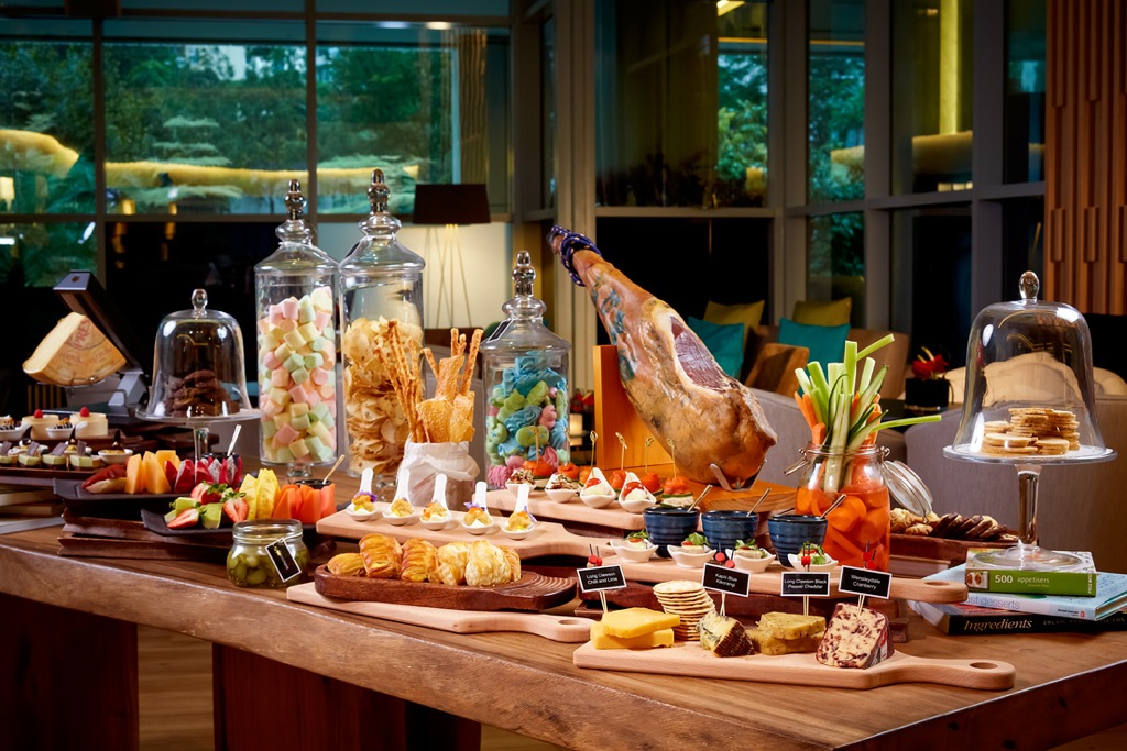 パン・パシフィック・サービス・スイーツ・オーチャード・シンガポールのロビーラウンジ：ハイティービュッフェ