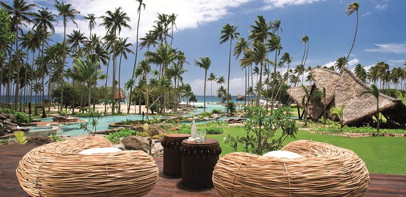 ラウカラ・アイランド・リゾート Laucala Island Resortのプールバー